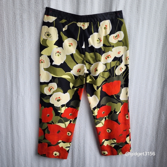 EUC  VINTAGE ISAAC MIZRAHI RED/BLACK FLORAL CAPRIS - SIZE 4 - Picture 2 of 8